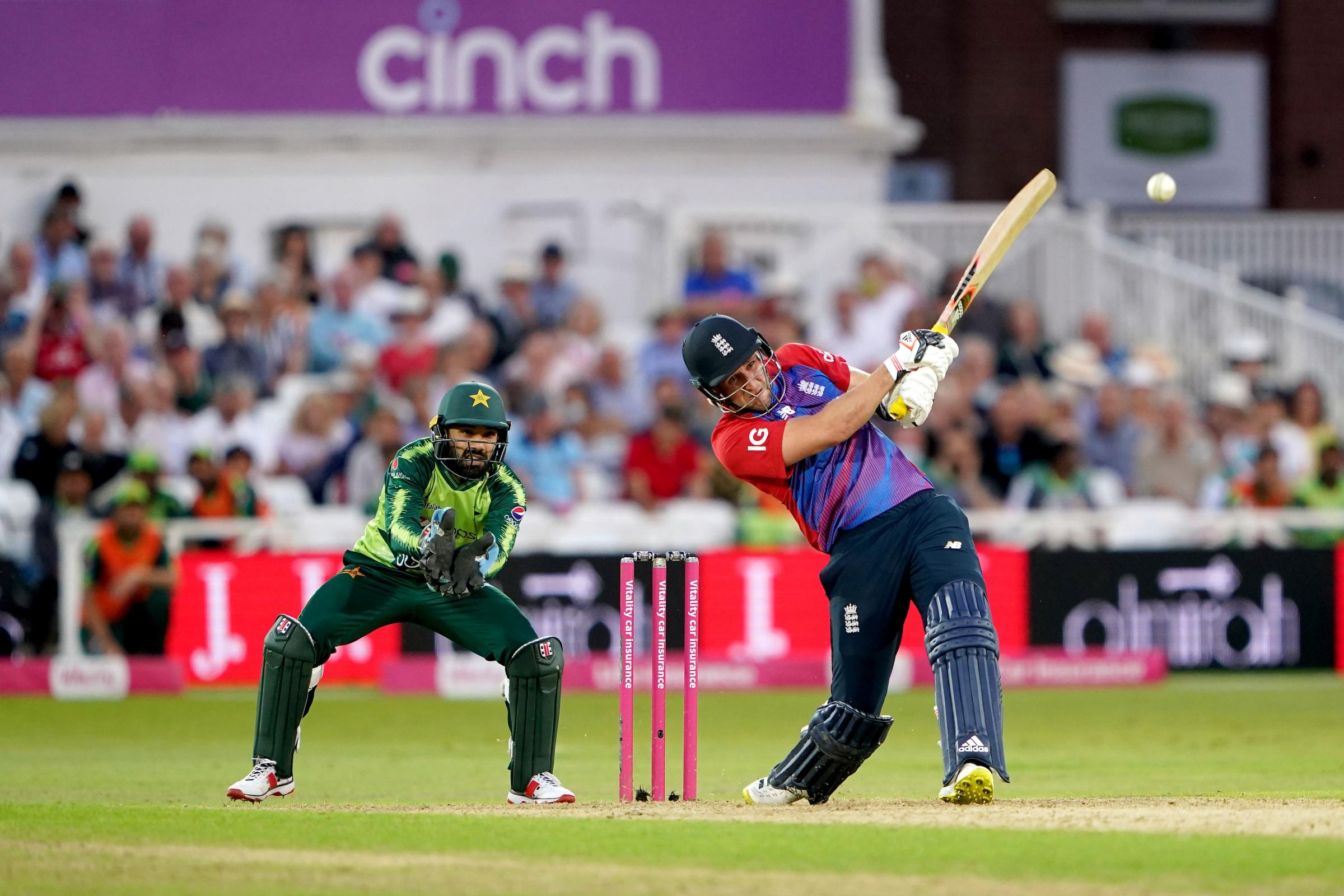 Liam Livingstone century in vain as Pakistan beat England in high-scoring opener | Peeblesshire News
