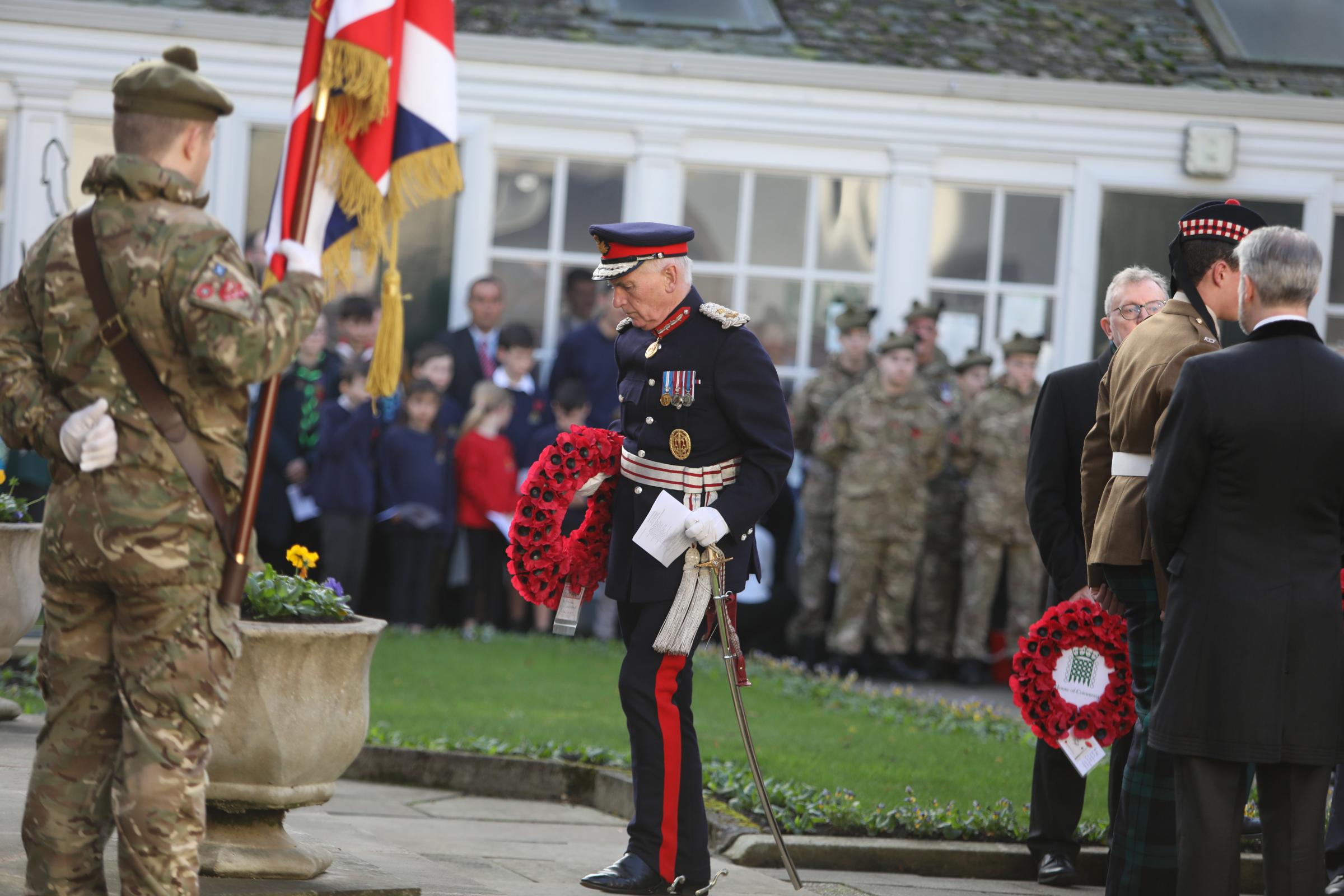 Crowds gather for Remembrance service at Peebles war memorial - Vimarsana News