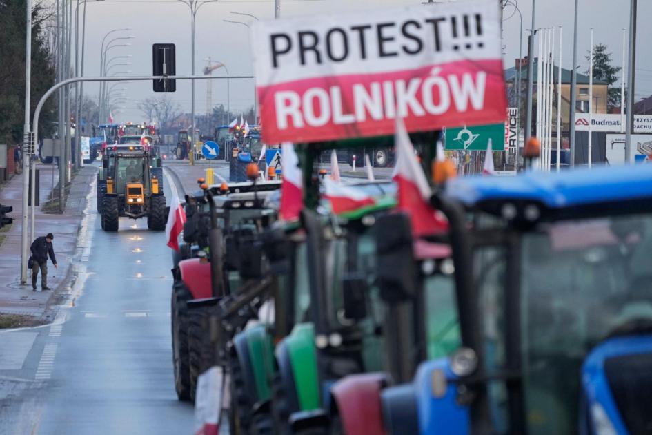 Poland concerned by pro-Putin slogans at farmers’ protests